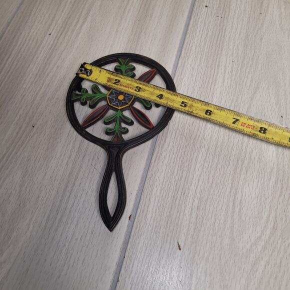 Vintage Wilton Cast Iron Painted Floral Trivet Cooking  Stove Farmhouse - Picture 6 of 7